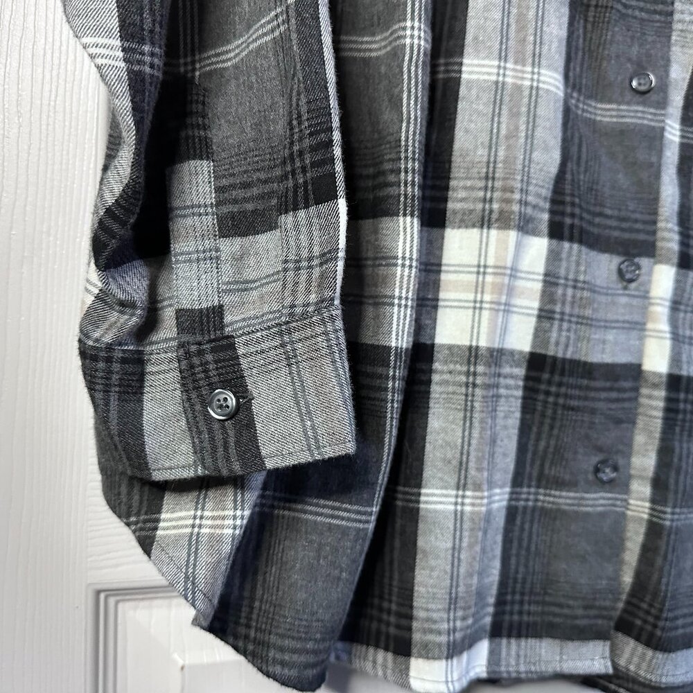 Women's 2X Old Navy Gray Plaid The Classic Flannel Button Down Shirt 100% Cotton - Picture 7 of 7